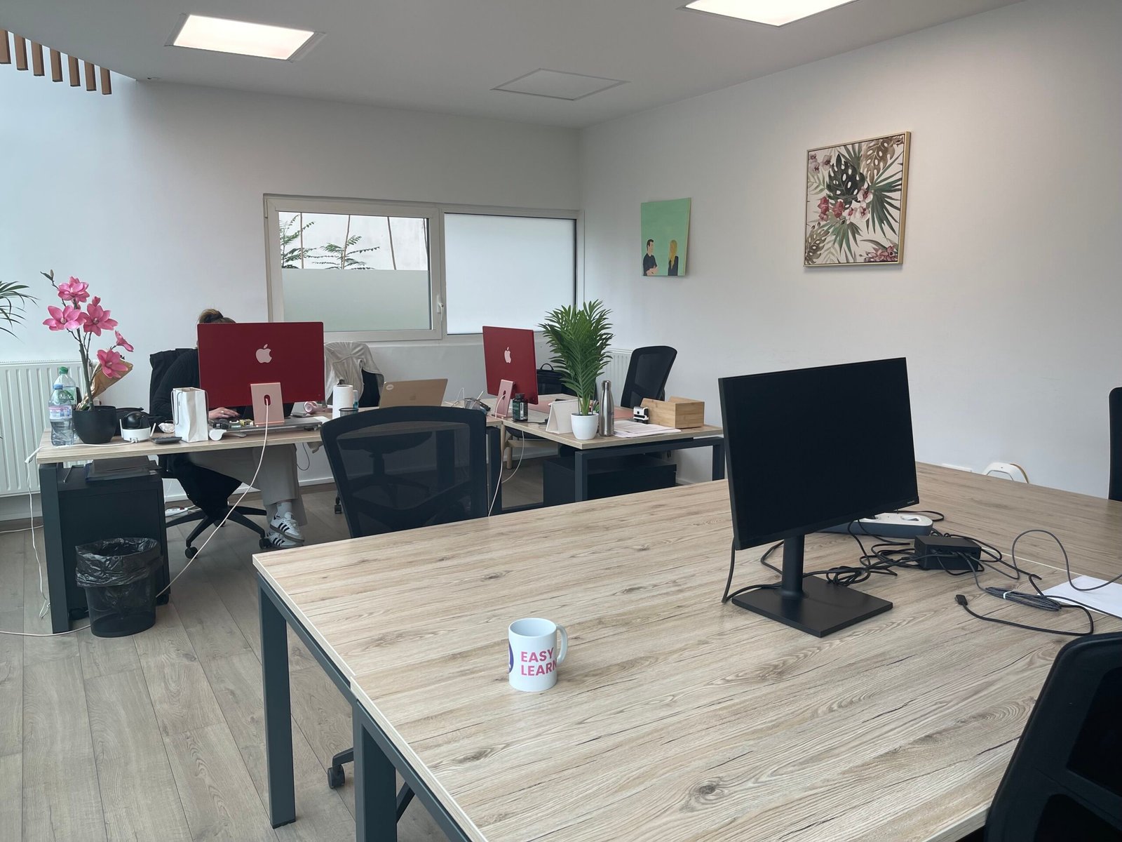 outil Plume Illustrator, courbes de Bézier, tutoriel pas à pas, points d’ancrage, poignées de contrôle, courbes lisses, segments droits, tracé précis, interface Illustrator, jeu Bézier Game, apprendre en s’amusant, ajustement tangent, conversion segment droit en courbe, sélection directe, ajout point d’ancrage, suppression point, maîtrise tangentes, pratique guidée, débutant à avancé, dessin vectoriel précis, illustration professionnelle, formation Illustrator, e‑learning design, blended learning design, Qualiopi, CPF, RNCP, ORSYS, Cegos, CNAM, Paris, Lyon, Marseille, Toulouse, Lille, Nantes, Strasbourg, Bordeaux, Montpellier, Rennes